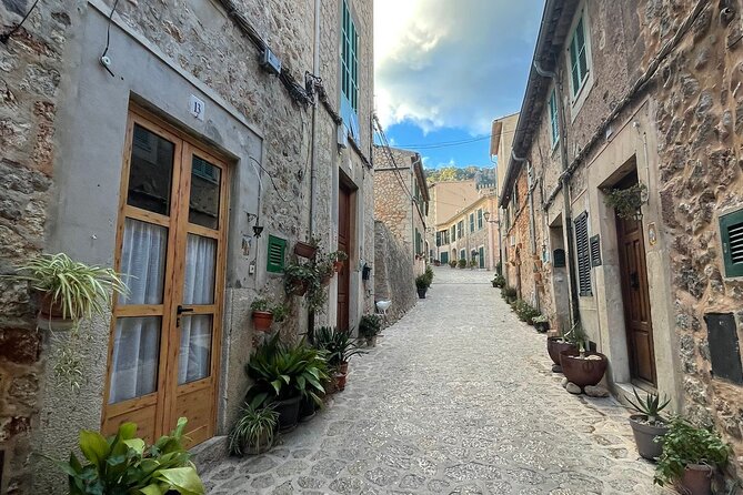 Mallorca Full-Day VIP Tour: Valldemossa, Deià & Sóller Experience - Son Marroig Viewpoint, Sa Foradada Drinks, and a Quiet Chapel Stop