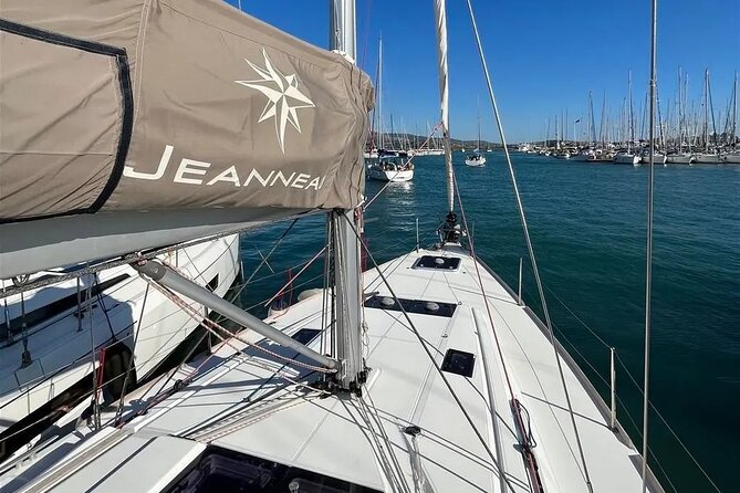 Mallorca Half Day Cruise on a Sailing Boat - On board comfort: snacks, drinks, snorkeling gear, towels, and WiFi