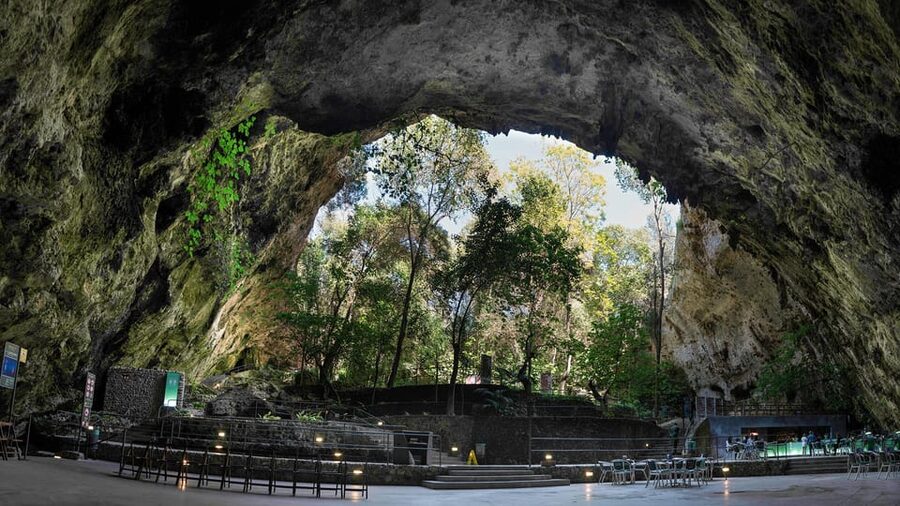 Mallorca: Half-Day Hams' Caves Tour with Pearl Shop Visit - How the Guide and Organization Can Make or Break Your Day
