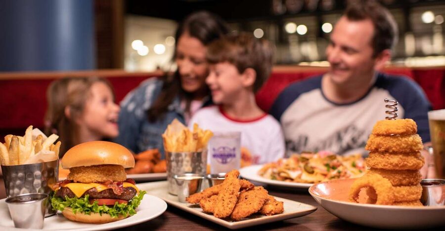 Mallorca: Hard Rock Cafe Entrance with Lunch or Dinner - Kids menu for under 12: what to order without guesswork