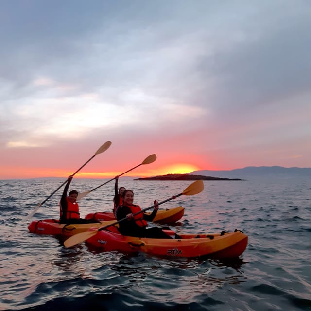 Mallorca: Kayak Sunset Tour from Ca'n Pastilla Beach - Languages, guide vibe, and what to expect from the group setup