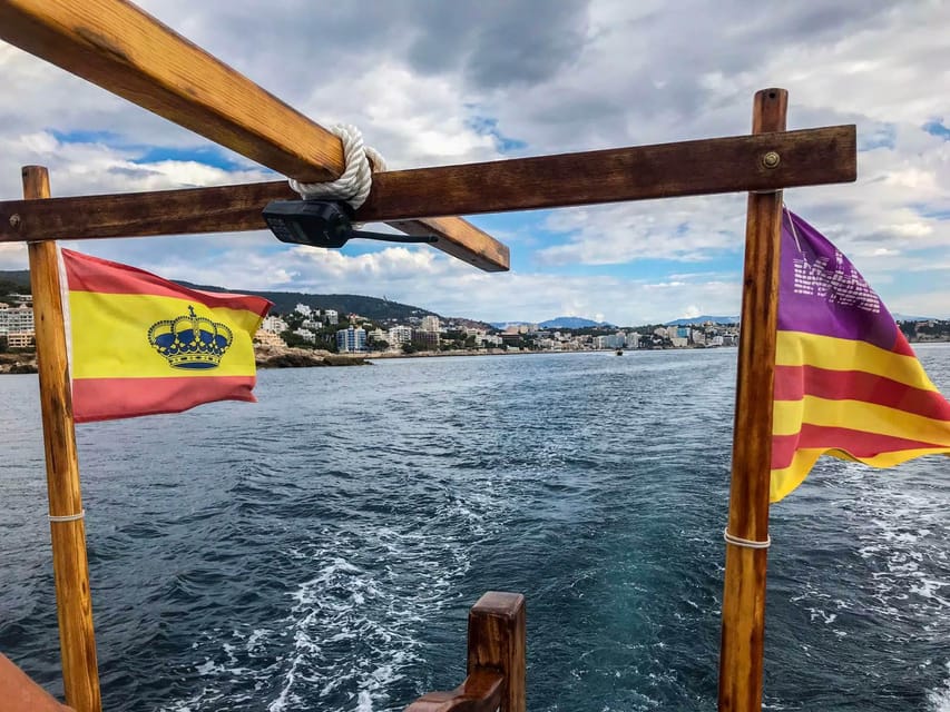 Mallorca: Llaüt Excursion around Palma with food and drinks - The sail out: Bellver Castle and Palma Cathedral from the water
