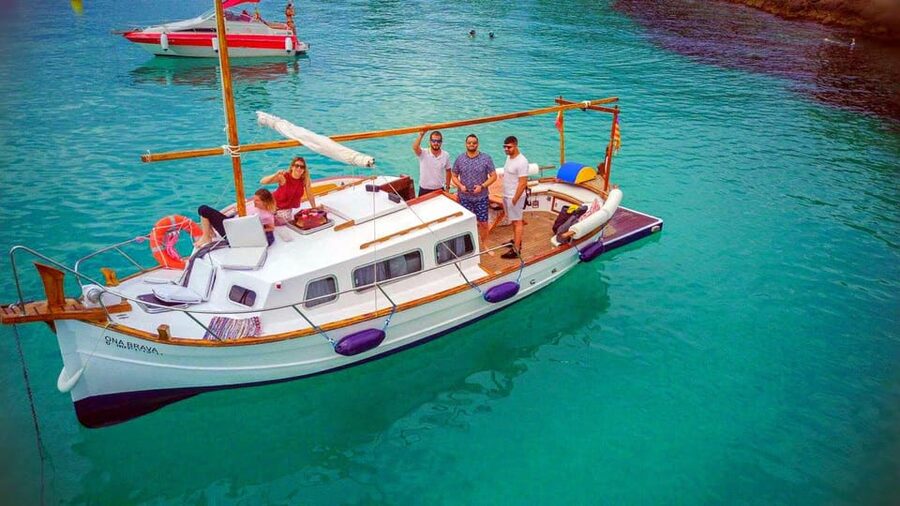 Mallorca: Llaüt Excursion around Palma with food and drinks - Starting at Cl Contramuelle Mollet N, 2, and how to make it smooth