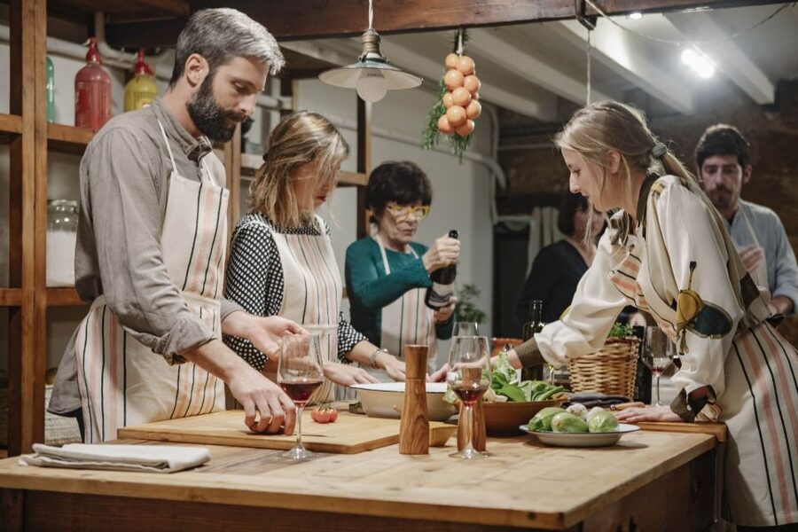 Mallorca: Market Visit and Traditional Cooking Workshop - Finding Mercat de LOlivar, and what the first hour really does