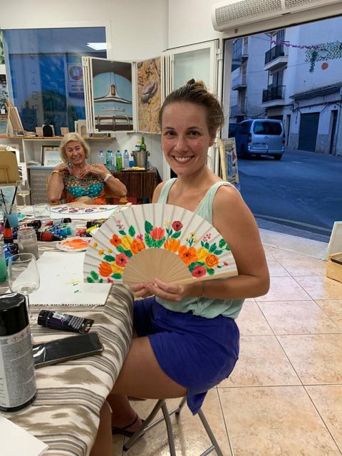 Mallorca/Porto Cristo: Design your own Spanish hand fan - Painting your abanico: loose acrylic flowers, abstracts, and watermelon
