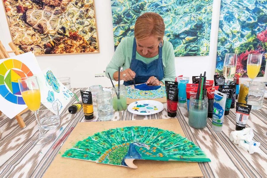 Mallorca/Porto Cristo: Design your own Spanish hand fan - Meeting Christiane Sternberg, and why the group size feels personal