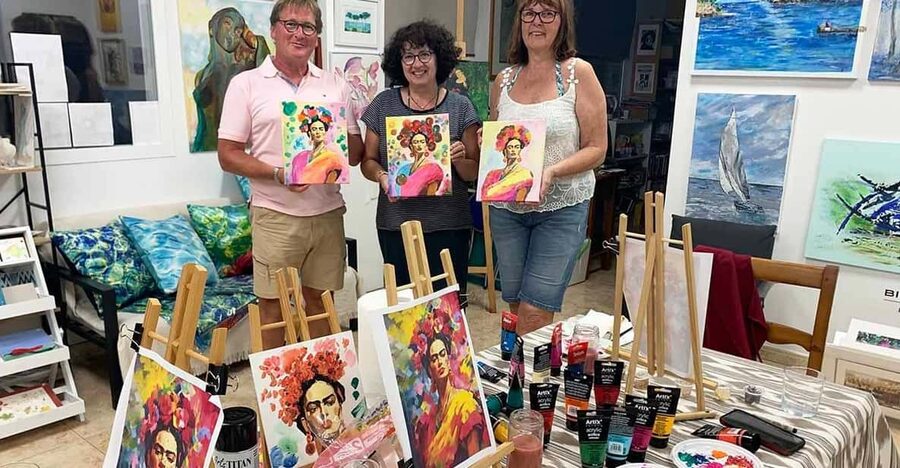 Mallorca/Porto Cristo: Paint your own Frida Kahlo - Meeting and settling in at Gallery Margarita