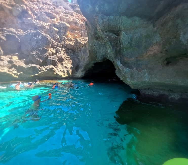 Mallorca: Sea Cave Kayaking Tour with Snorkeling and a Snack - Where to meet at the beach by building 10 (and why that matters)