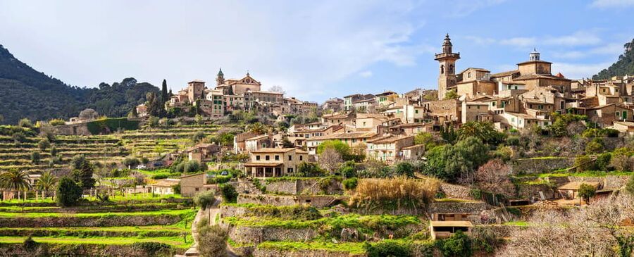 Mallorca: Valdemossa and Port of Soller Coca of Potato - Should You Book It?