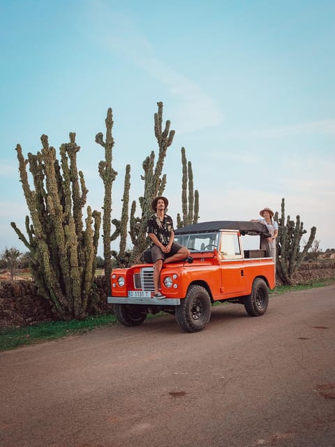 Mallorca: Vintage Sunset tour by the sea with a picnic - Pickup, duration, and private group value