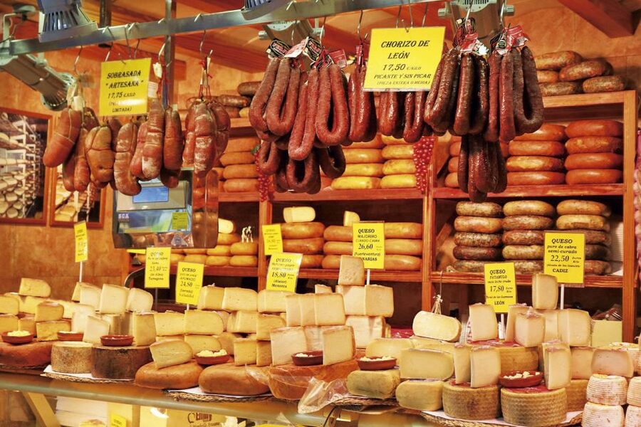 Palma: 2.5-Hour Chinatown Market Tour - Side-street surprises: sea time, games, and quick glimpses