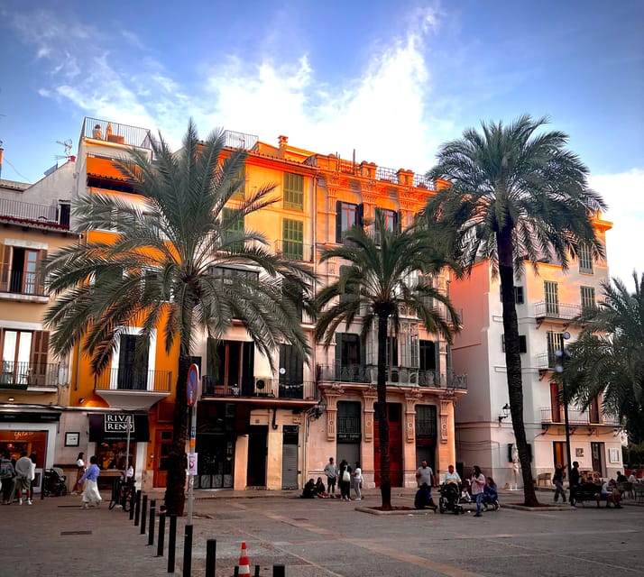 Palma authentically. Small group City tour with tapas - The guide matters, and Palma story quality shows
