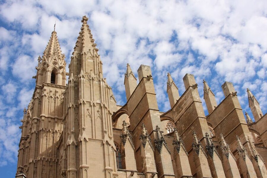 Palma: City, Cathedral and Valldemossa with pick up service - The value story: what you’re really paying for