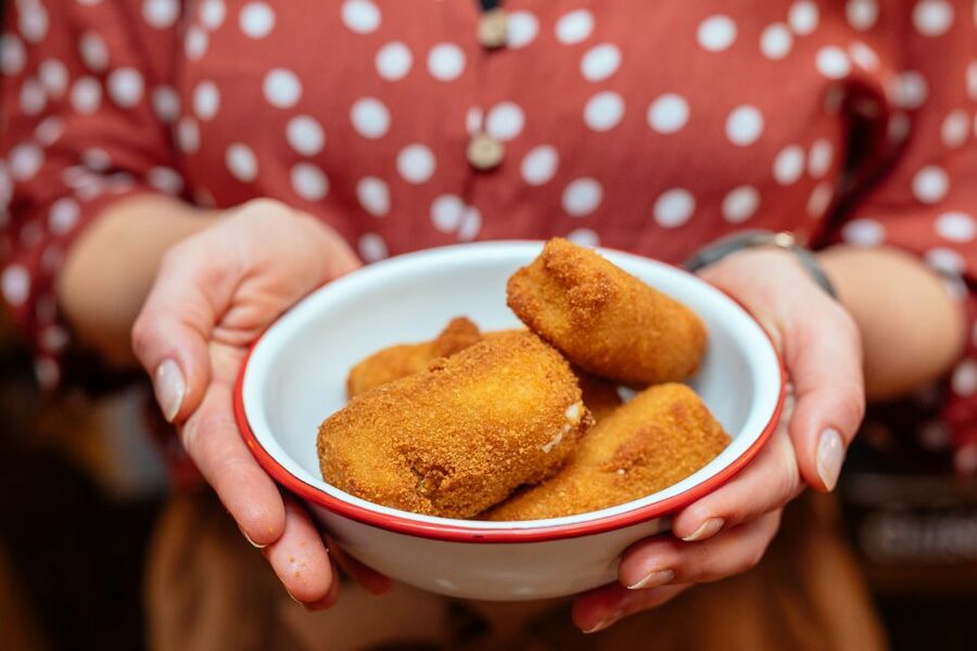 Palma de Mallorca: 10 Tastings Private Food Tour - The Savory Start, Croqueta and Coca de Pimientos