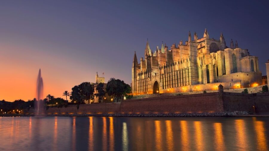 Palma de Mallorca: Bay of Palma Night Boat Cruise - Why a Night Cruise Works in Palma de Mallorca