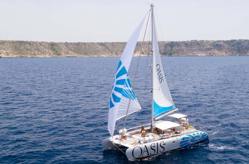 Palma de Mallorca: Deluxe Catamaran Sailing Tour with Meal - Key things to know before you go