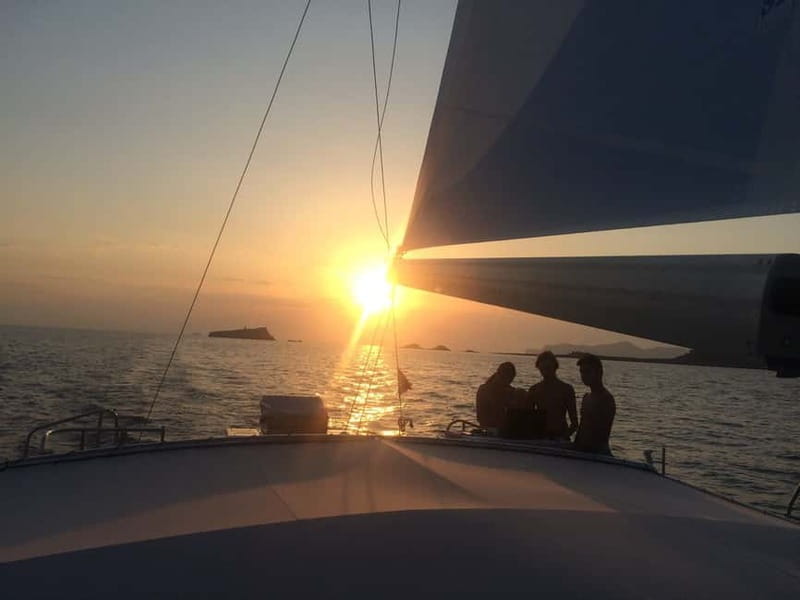 Palma de Mallorca: Deluxe Catamaran Sailing Tour with Meal - Value for the price: is $88 a good deal?