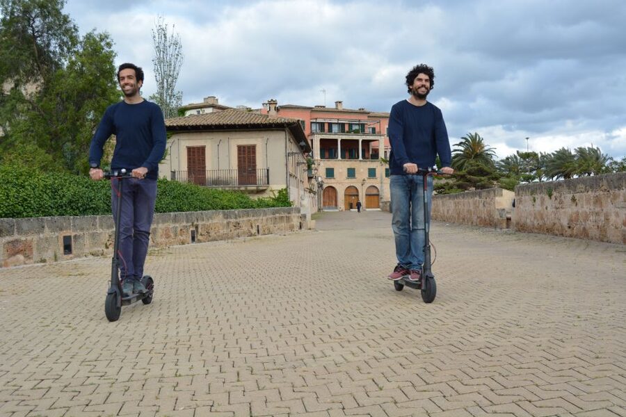 Palma de Mallorca: E-Scooter Rental - Getting set up: instructions, safety tips, and what you must bring