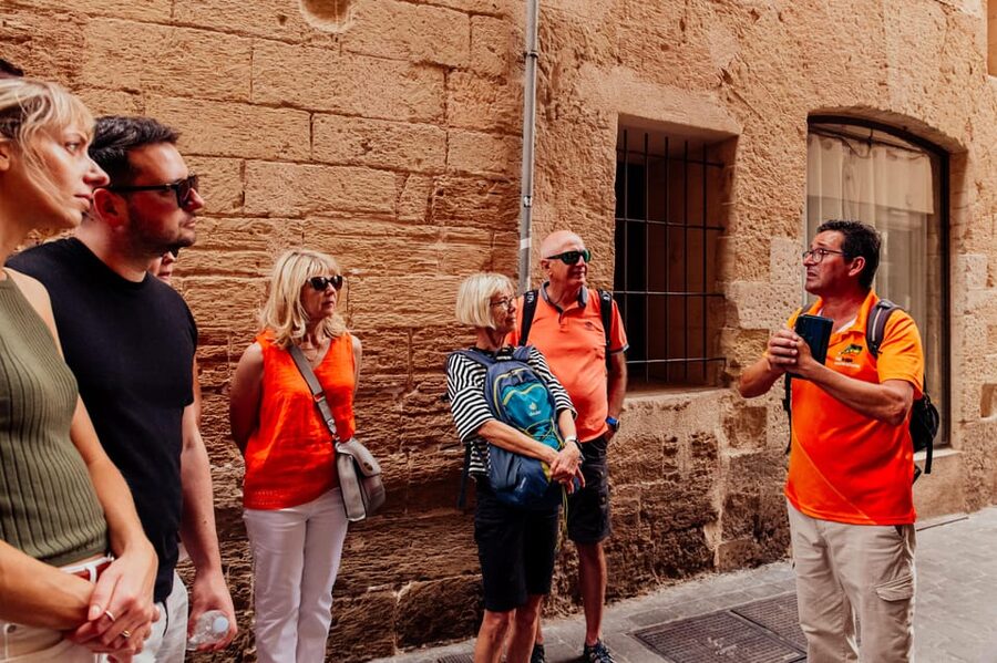 Palma de Mallorca: Foodie Walking Tour of the Old Town - Backstreets to Mercat de l’Olivar, learning to shop like locals