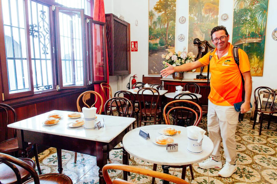 Palma de Mallorca: Foodie Walking Tour of the Old Town - Ensaïmada, almond ice cream, and a sweet finale at an old ice cream parlor