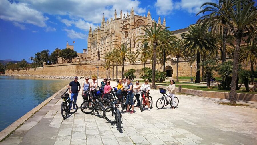 Palma de Mallorca: Guided Bicycle Tour - Convent de Santa Clara, a still working stop with a sweet payoff