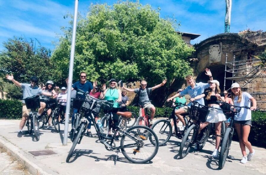 Palma de Mallorca: Guided Bicycle Tour - Lonja de Palma and the sense of the city as a whole