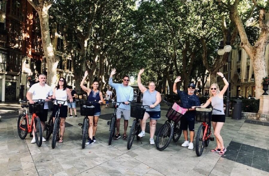 Palma de Mallorca: Guided Bicycle Tour with Tapas & a Drink - Basilica de Sant Francesc, Plaça de Cort, and Passeig des Born