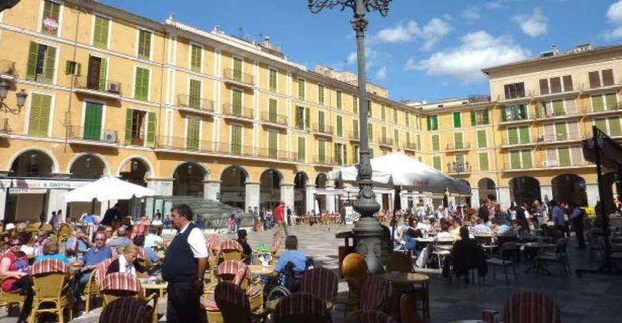 Palma de Mallorca: Guided Tour of the Old Town - Patios and Hidden Courtyards You Might Walk Past Alone