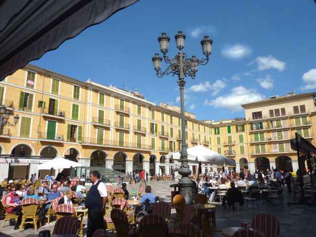 Palma de Mallorca: Guided Tour of the Old Town - Jewish Quarter, City Wall, and the Civic Buildings in Between