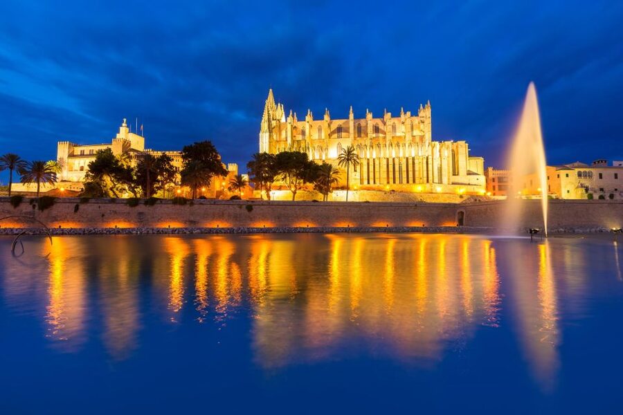 Palma de Mallorca: Self-Guided Audio Tour - Download first, then walk like you own the schedule