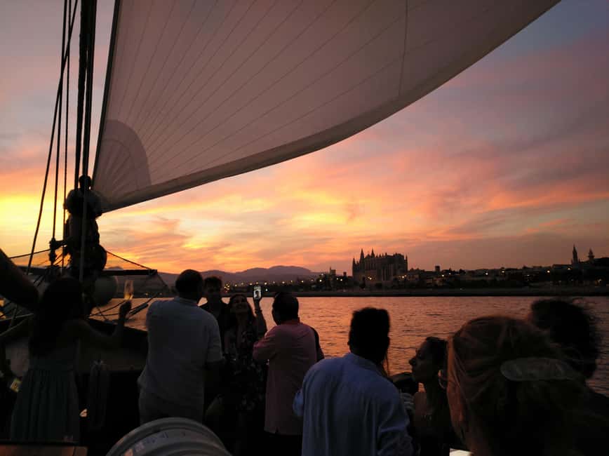 Palma de Mallorca: Wooden Sailboat; Food, Views & History - Group experience: calm pacing, good crew attention