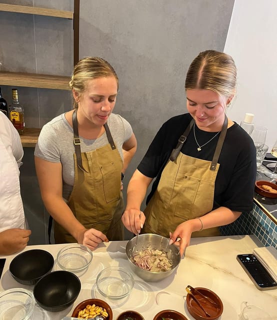 Palma: Mediterranean Cooking Class with Drinks - Where the Night Happens: Omare, Plaza Olivar (and Why Location Matters)