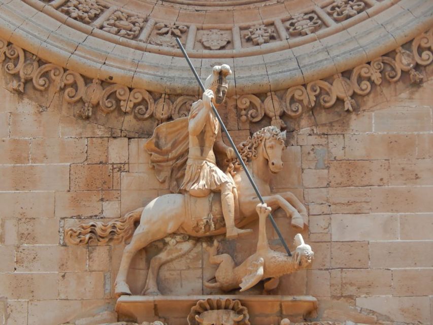 Palma old town for the first time - Parc de la Mar to Palma Cathedral, where your first impressions click