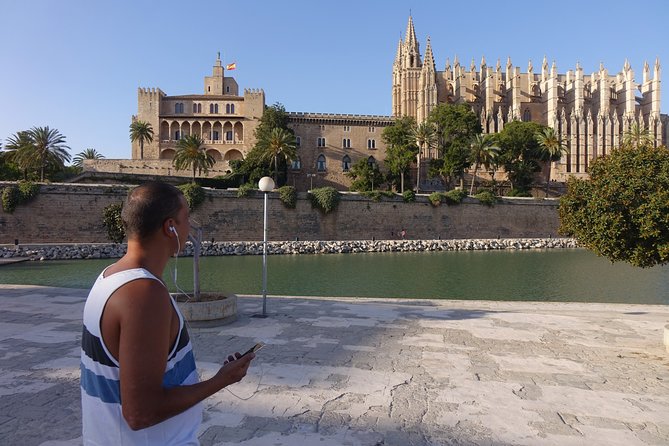 Palma's Alternative History: A Self-Guided Audio Walk - Stop 1: Parc de la Mar, the salty lake and the Cathedral view