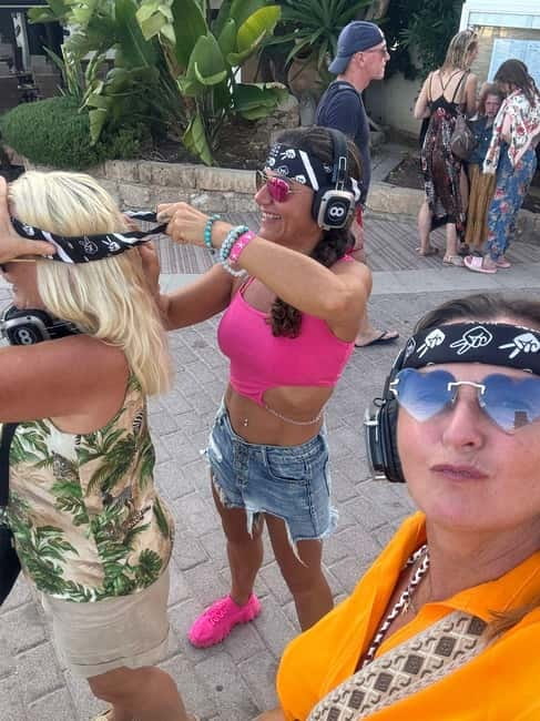 Palma: Silent Move Mallorca - The headphones and why this format works