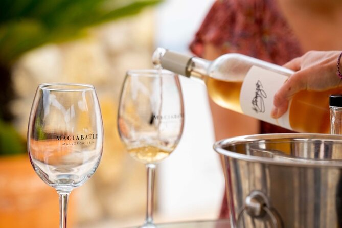 Palma Tapas Tour- The Original! - The Sights: Cathedral Area, Fortress Feel, and a Grand Hotel Moment