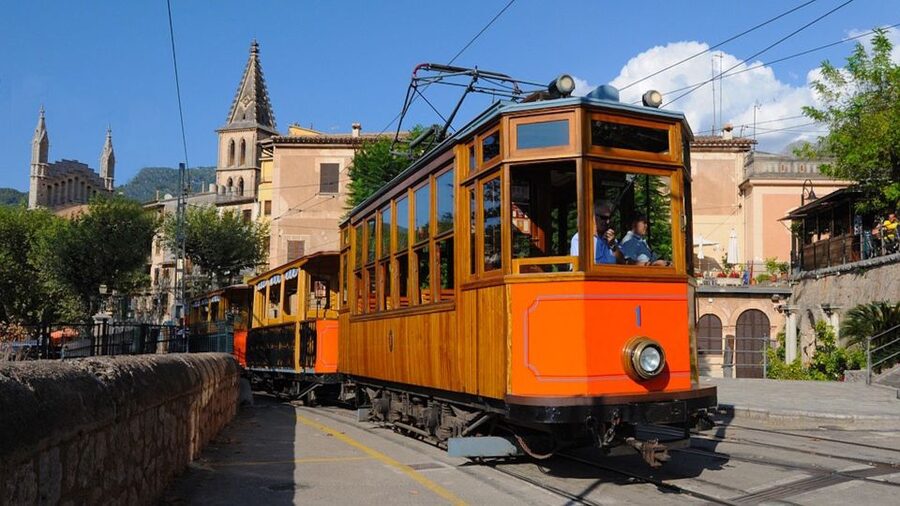 Palma: Tramuntana Full-Day Tour with Sóller Train and Lunch - Key points to size up before you go