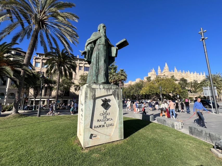 Palmas sightseeing highlights in a private and exclusive way - Old-town lanes, craftsmanship stops, and souvenir-smart tips