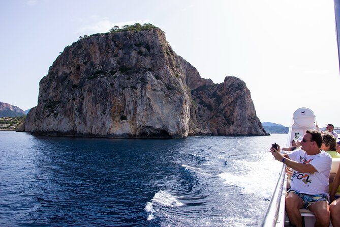 Paradise 4h Catamaran Tour of Mallorca and Puerto Andratx - Buffet lunch on the water: simple food, but it keeps you moving