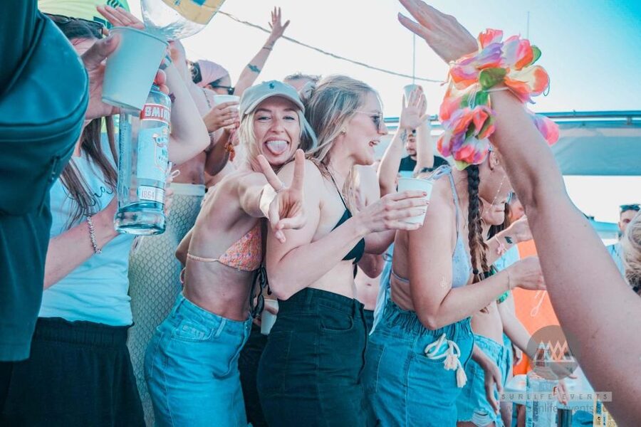 Playa de Palma: Boat Party with DJ, Buffet and Entertainment - Getting on board: views, music volume, and how the boat works as a venue