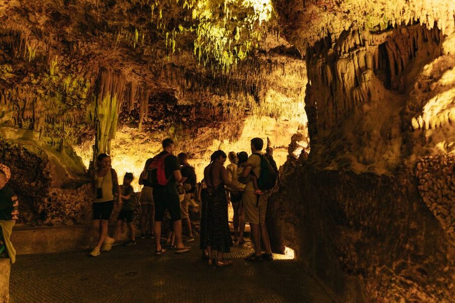 Porto Cristo: Caves of Hams Entry Ticket - The blue cave and LED storytelling: how the lighting changes everything