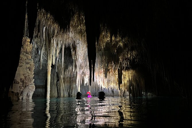 PREMIUM TOUR : Enjoy aquatic caves with caving guides - Swim, jump (4m), or rappel (20m) to reach the cave entrance