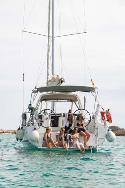 Private and exclusive sailing in the Bay of Palma and surrounding area - Up to 5 people on a modern sailboat, what “private” really means
