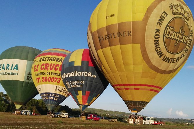 Private Exclusive Ballooning Experience for 4 over Mallorca - The Pilot Does the Flying, You Do the Relaxing