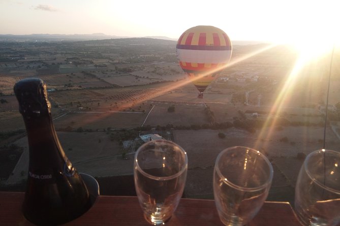 Private Hot Air Balloon Ride in Mallorca with Champagne and Snacks - The flight routine: from briefing to inflation to your first view of sea and sand