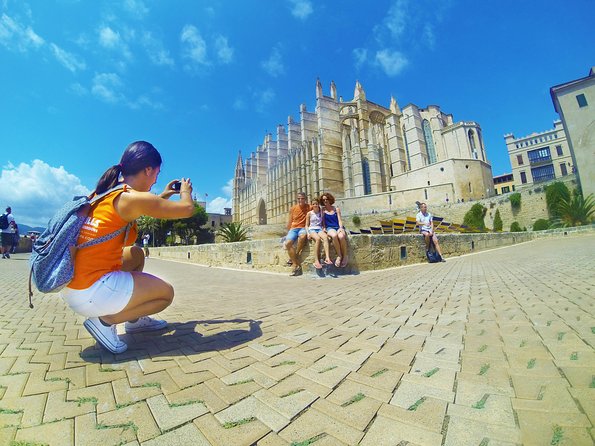 Private Tour: Palma de Mallorca Old Town, Palma Cathedral and Cruise - From Bay panoramas to a 1-hour cruise around the port