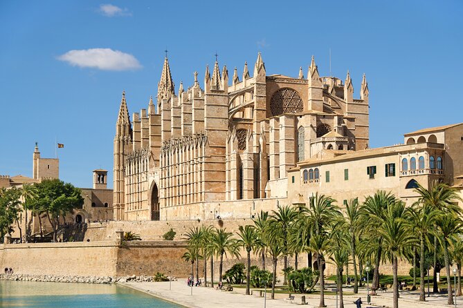 Private Tour: Palma de Mallorca Old Town, Palma Cathedral and Cruise - How private guiding and Q&A make the day feel personal