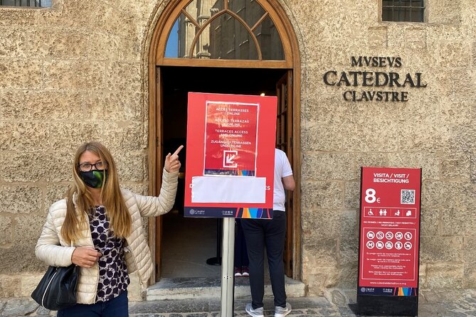 Private Tour: Palma de Mallorca Old Town, Palma Cathedral and Cruise - Palma Cathedral, La Seu: stained glass, Gaudi details, and a famously controversial altarpiece