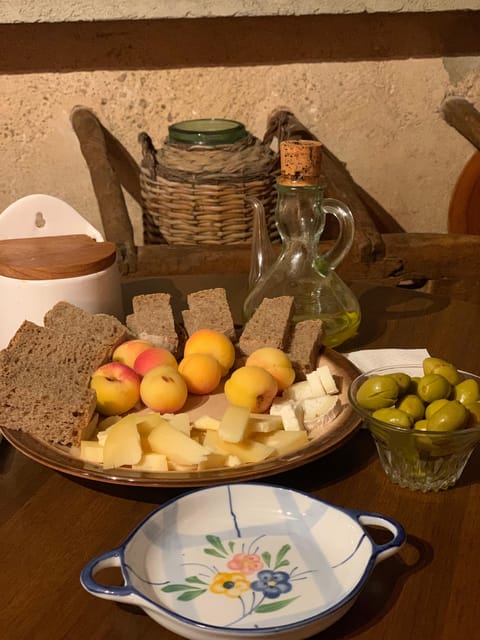 Private tour: Wine and tapas, experience real Mallorca - From Plaza España to Real Countryside