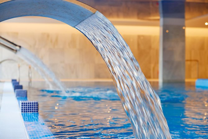 Relaxing back massage & day SPA - Towels, lockers, and what you need to bring